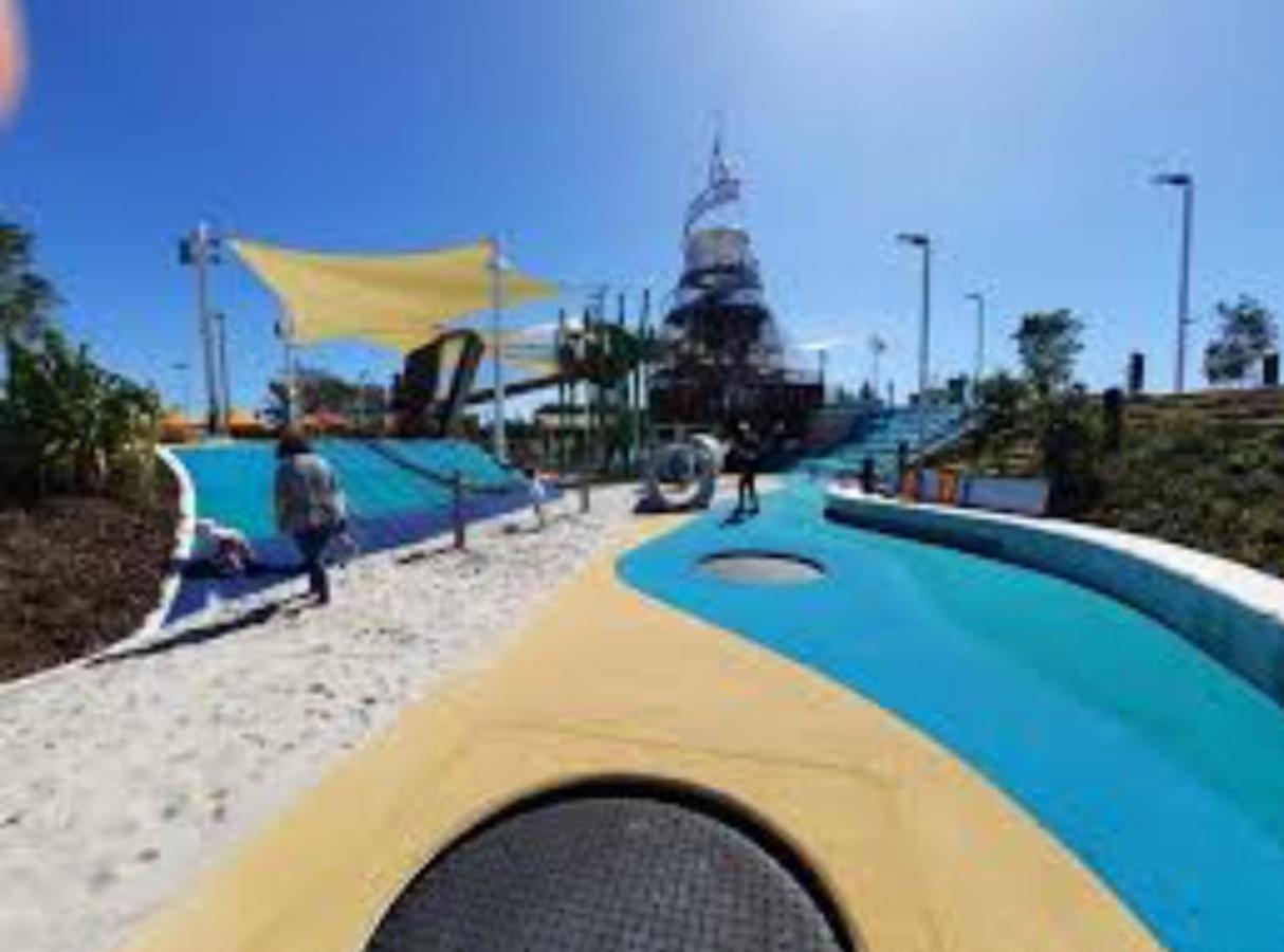 גולד קוסט Harbour Side Resort מראה חיצוני תמונה